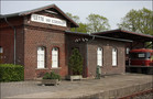 Das Bahnhofsgebäude mit Warteraum, Dienstraum und Güterabfertigung
